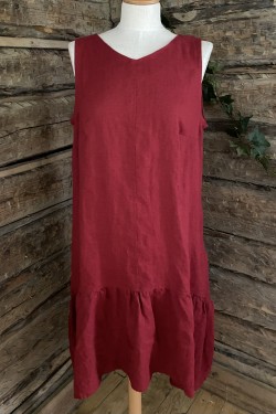 Klänning  100% lin  -röd-    STYLE: med jackan LC 22-06 i svart och knytband i 2 olika färger
