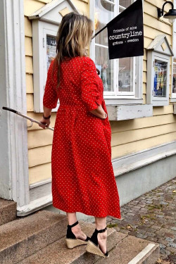 Klänning Nike 100% lin klarröd med vita prickar Klänning Nike 100% lin klarröd med vita prickar