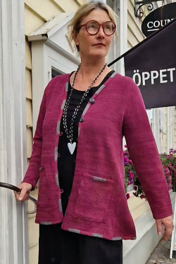Kofta Lottie lång  70 lin/ 30 ecobomull -vinröd-