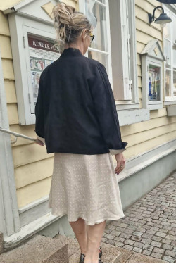 Linnejacka utan knappar 100% lin  svart/natur