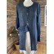 Kofta lång  100% lin med manschett -marinblå-  STYLE: tunikaklänning i natur under, halsband trollslända, väska paperstring (raffia)