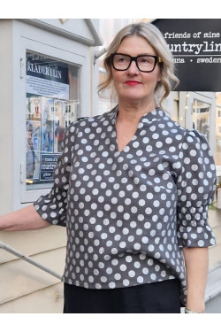 Blus Millie med halvlång smockad ärm 100% lin