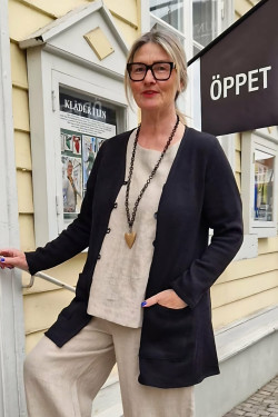 Kofta Lottie lång  70 lin/ 30 ecobomull -svart-